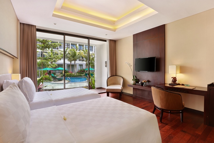 1. Deluxe Room (2)