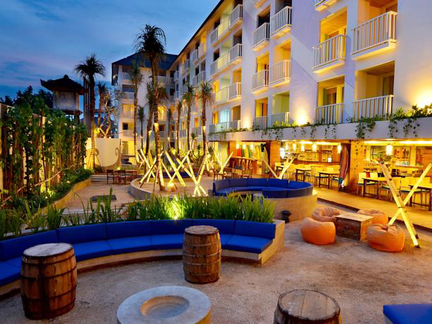 Bliss Surfer Hotel Exterior (4)