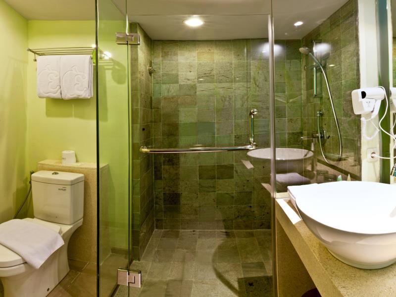 Eden Kuta Bathroom (2)