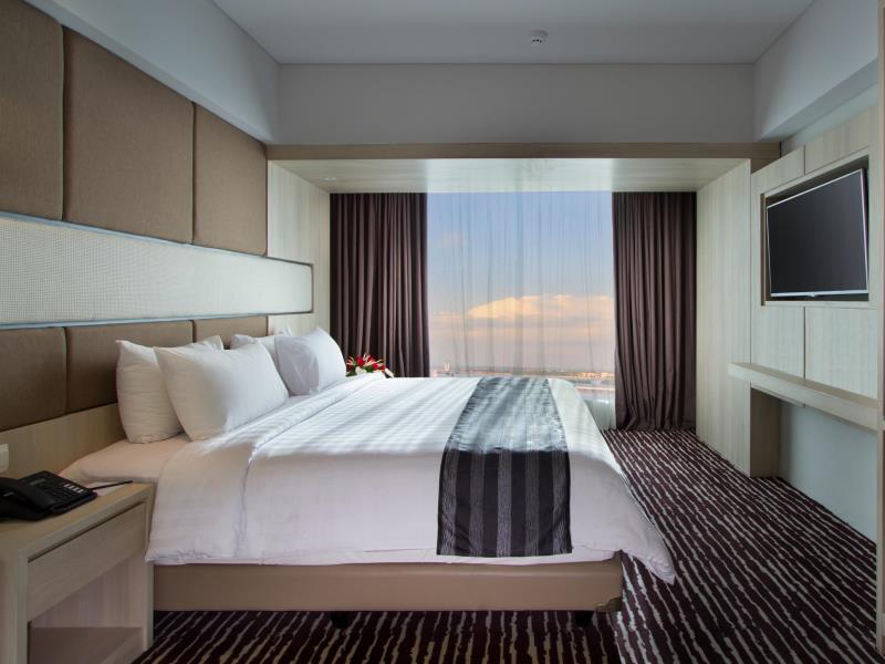 H SOUVERIGN DELUXE ROOM