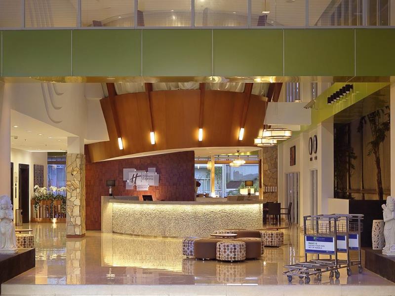HOLIDAY INN EXPRESS RAYA KUTA Lobby (1)