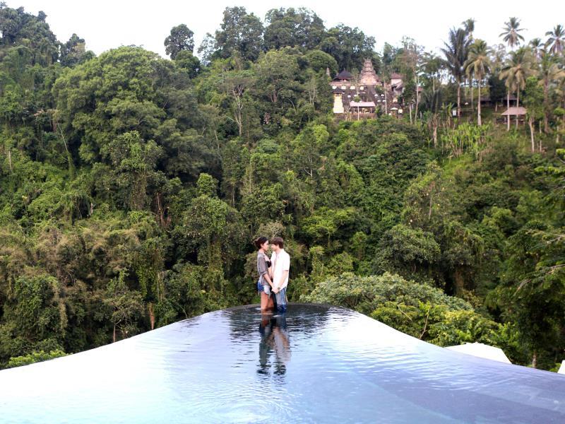 Hanging Garden Pool1