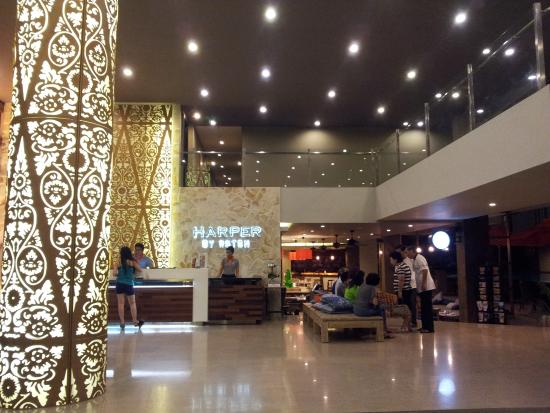 Harper Kuta Lobby (2)