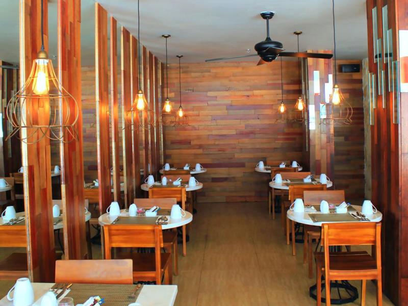 Harper Kuta Restaurant (3)
