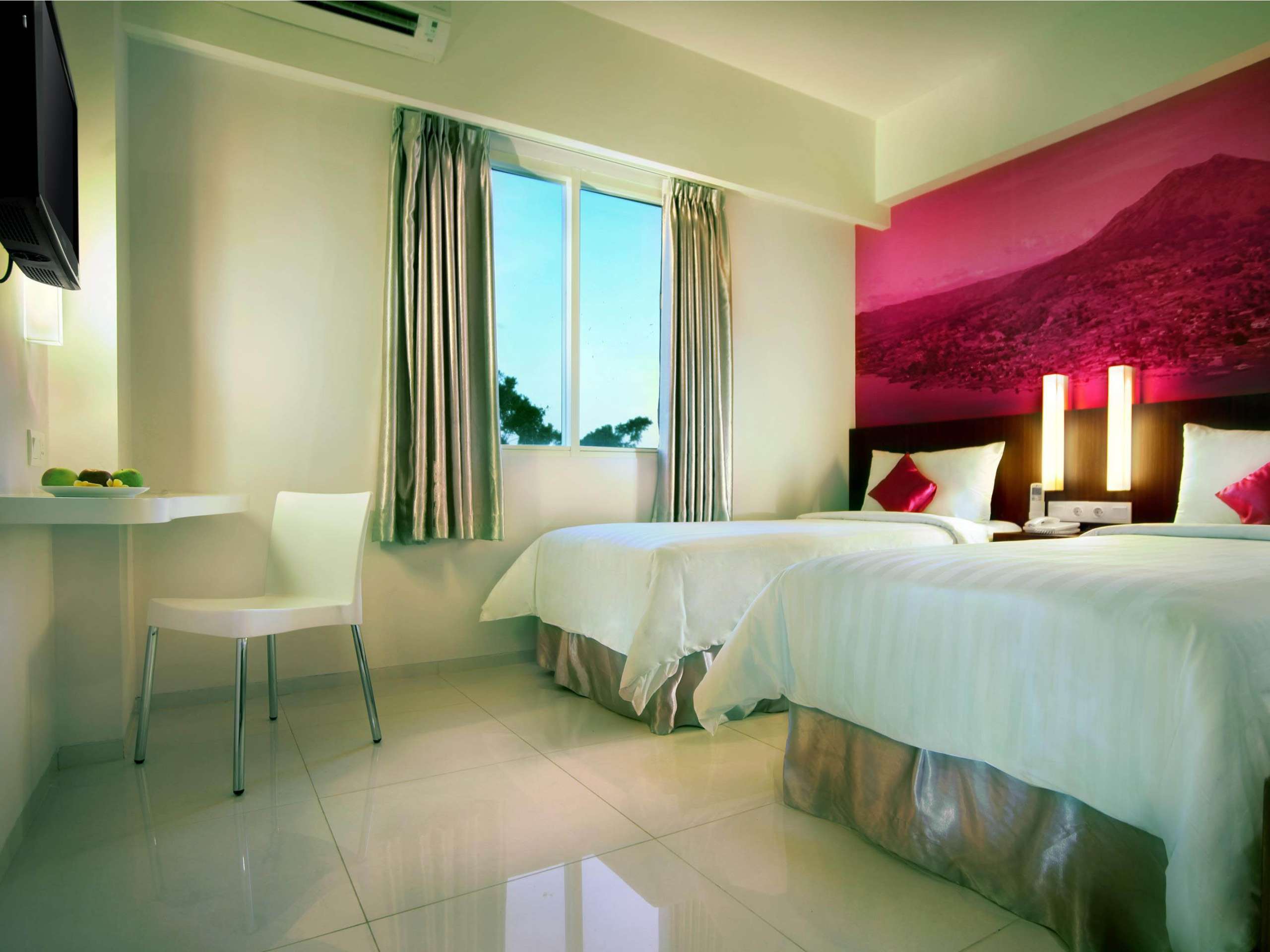 THE PRIMERA HOTEL SEMINYAK SUPERIOR ROOM TWIN BED