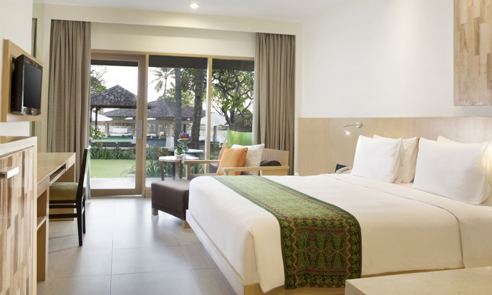 holiday-inn-baruna-king-deluxe-pool-garden-nonsmoking_1