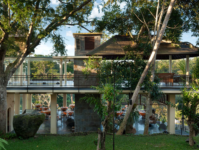 komaneka-tanggayuda-batukaru-restaurant-2