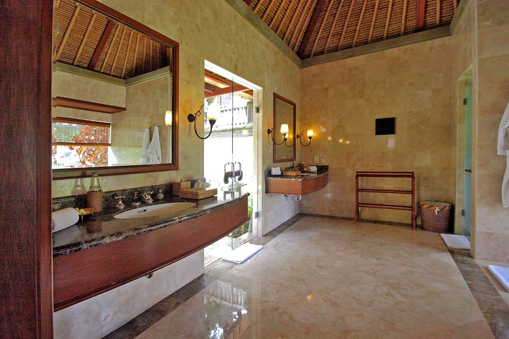 puri wulandari bathroom