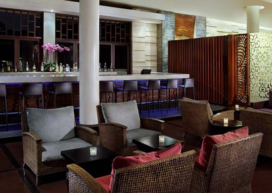 D Lounge Crop