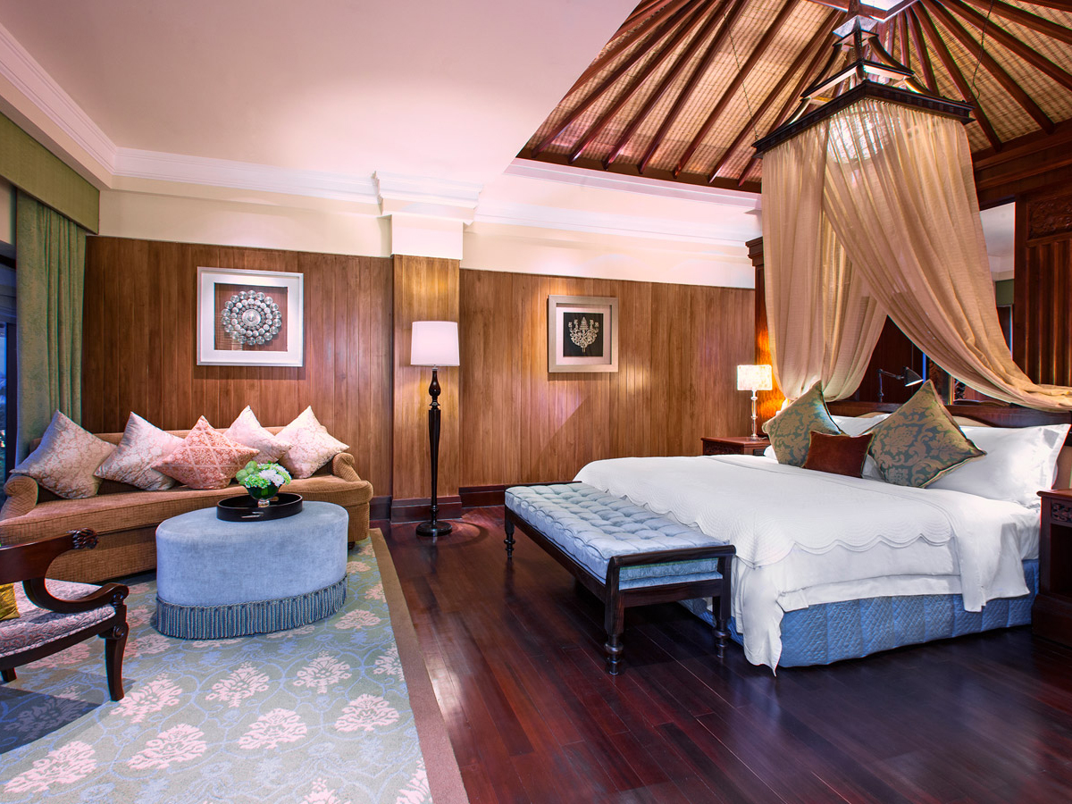 Saint Regis-grand_astor_suite_bedroom
