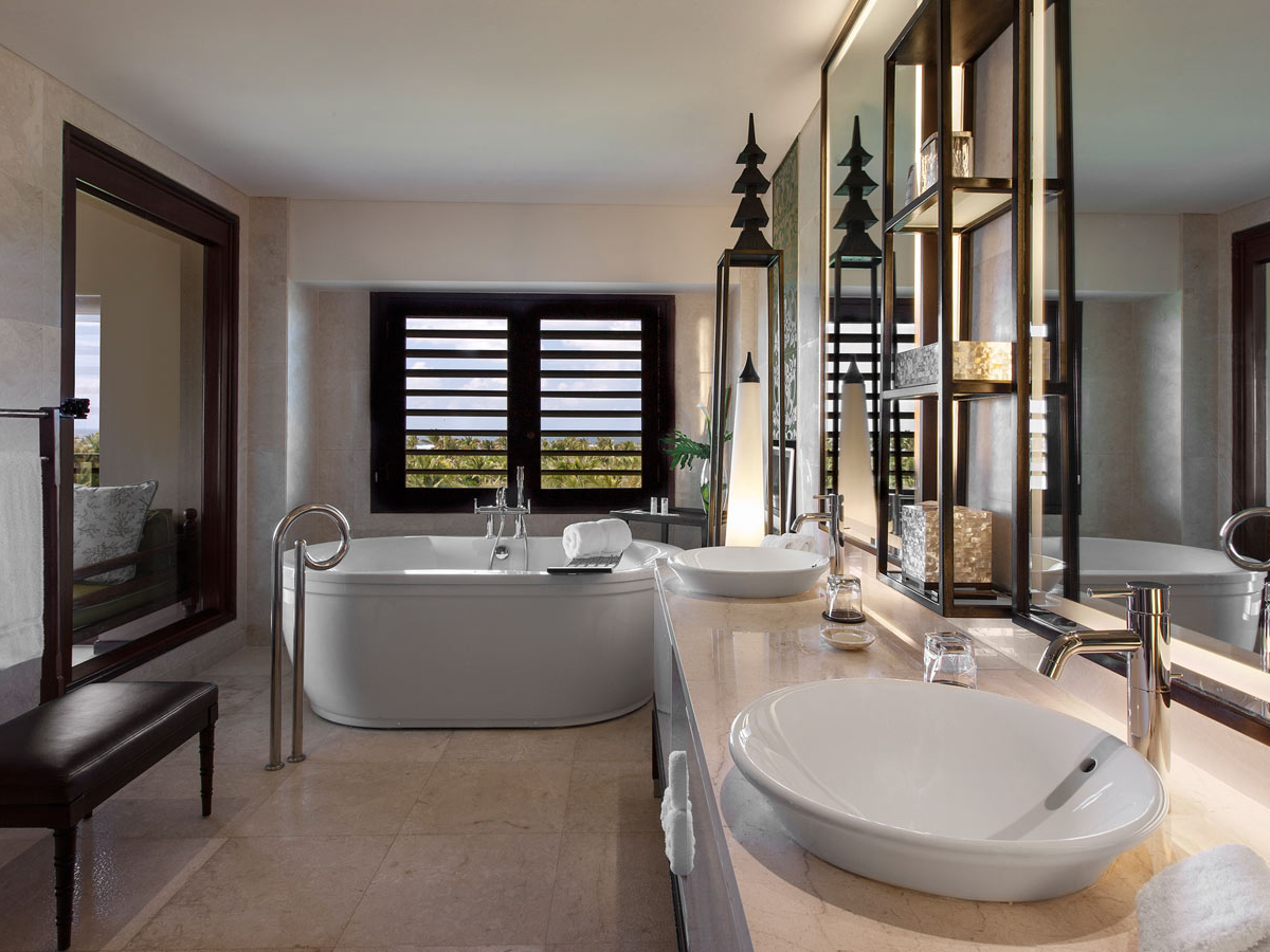 Saint Regis-ocean_view_suite_bathroom