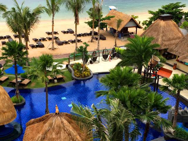 holiday inn bali benoa pool