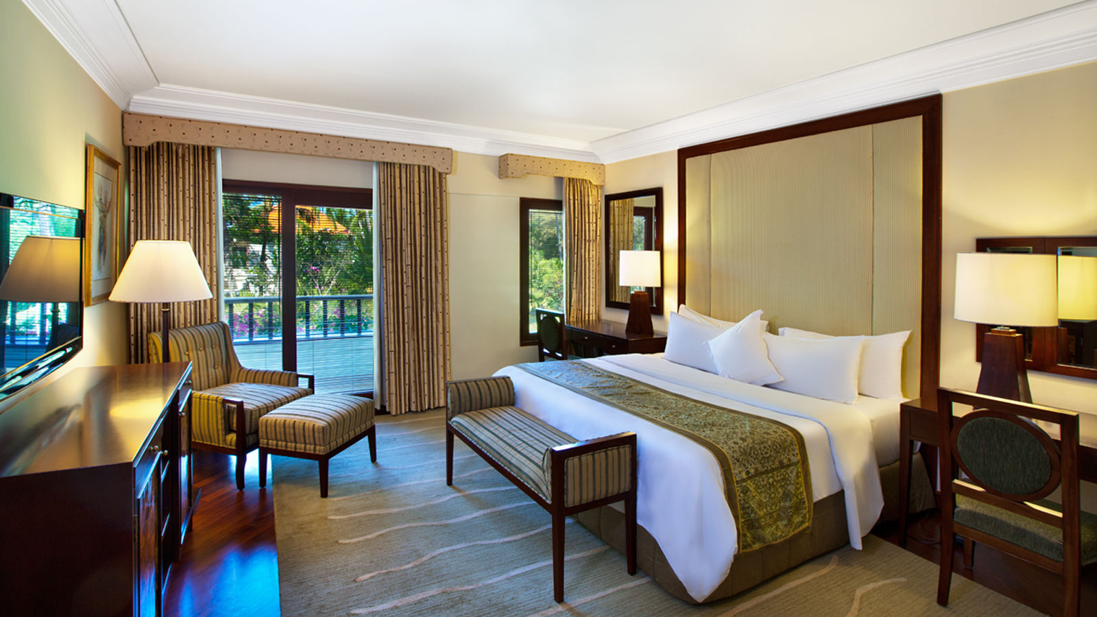 executive_suite_room