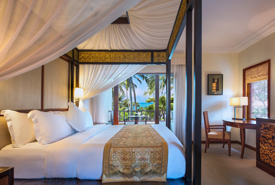ocean-view-suite-bedroom_lg