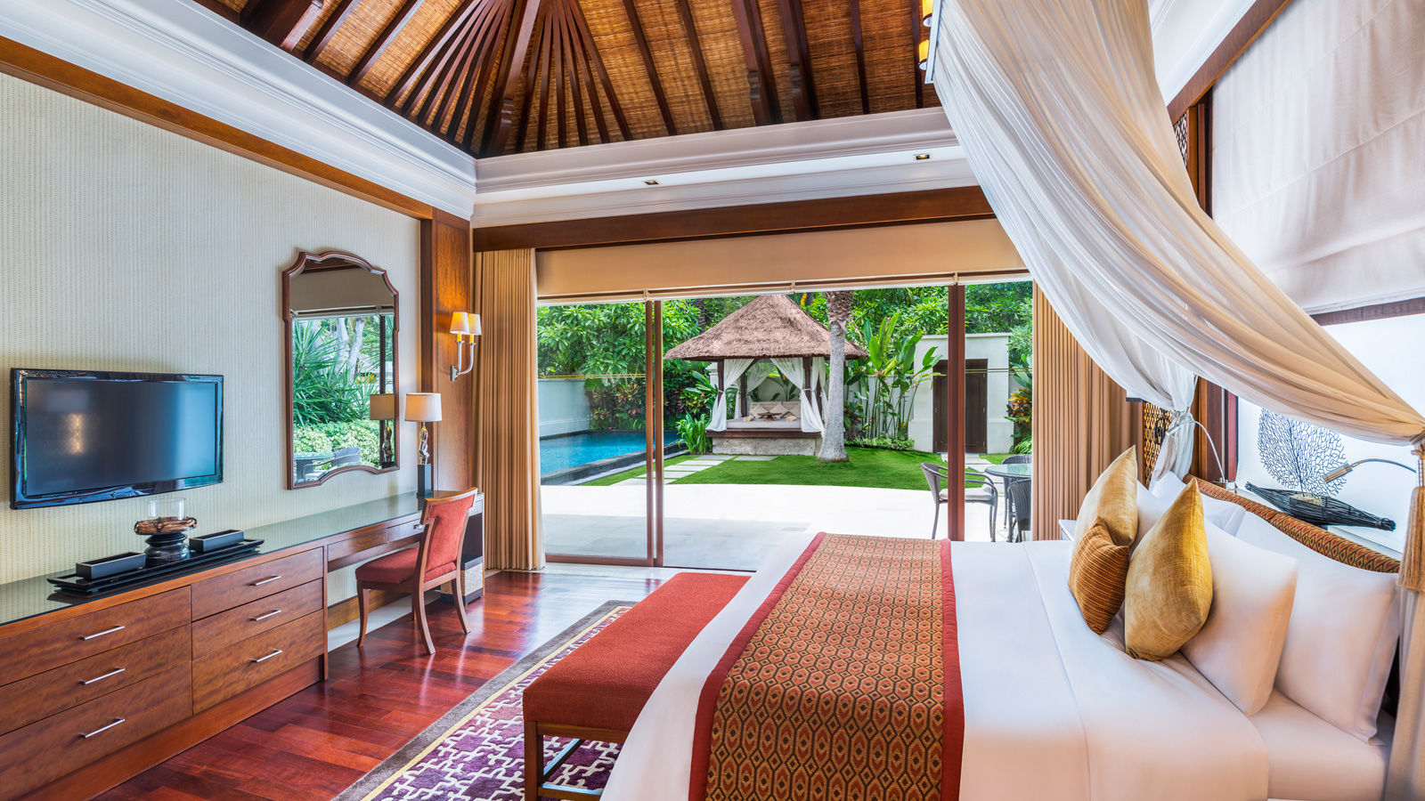 pool-villa-bedroom