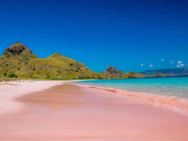 Pink_Beach_1