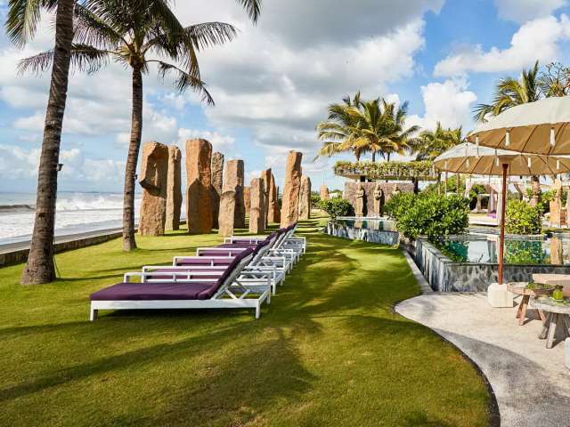 Standing_Stones_Bali_Restaurant_and_Beach_Lounge_1