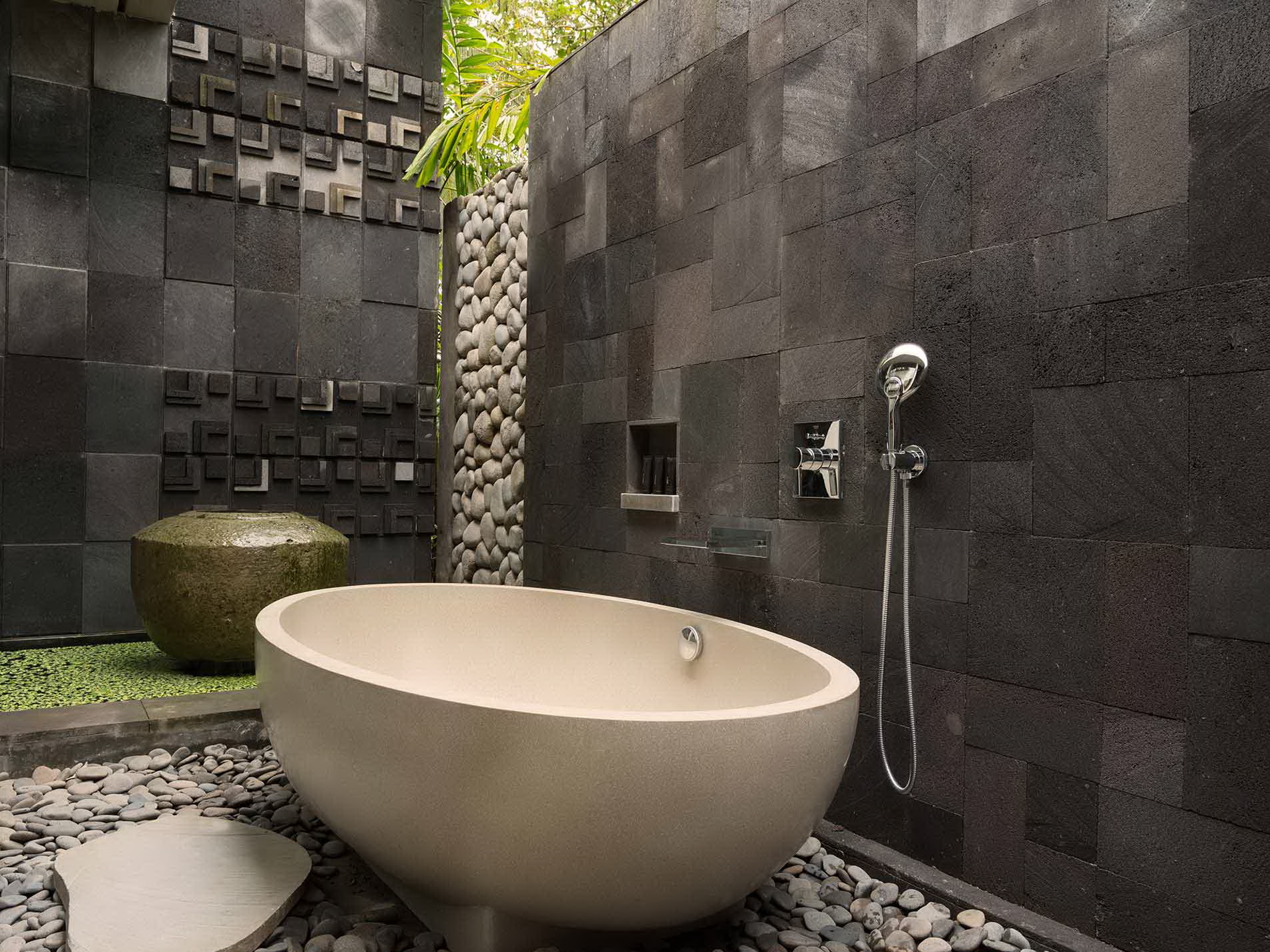 Bali_Alila_Ubud_TwoBedroom_Terrace_Tree_3