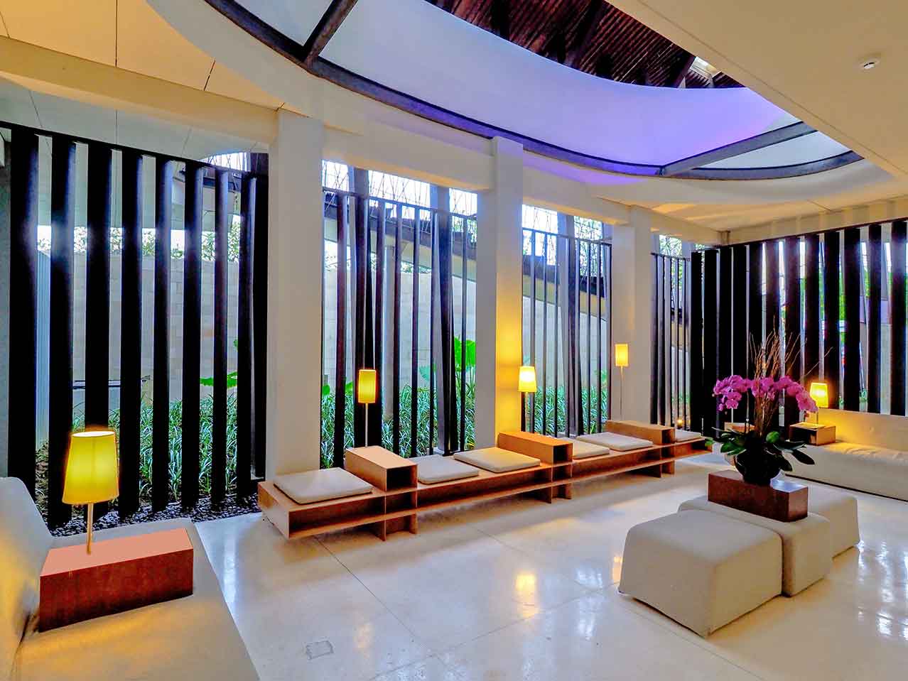 the_bale_lobby_sofa