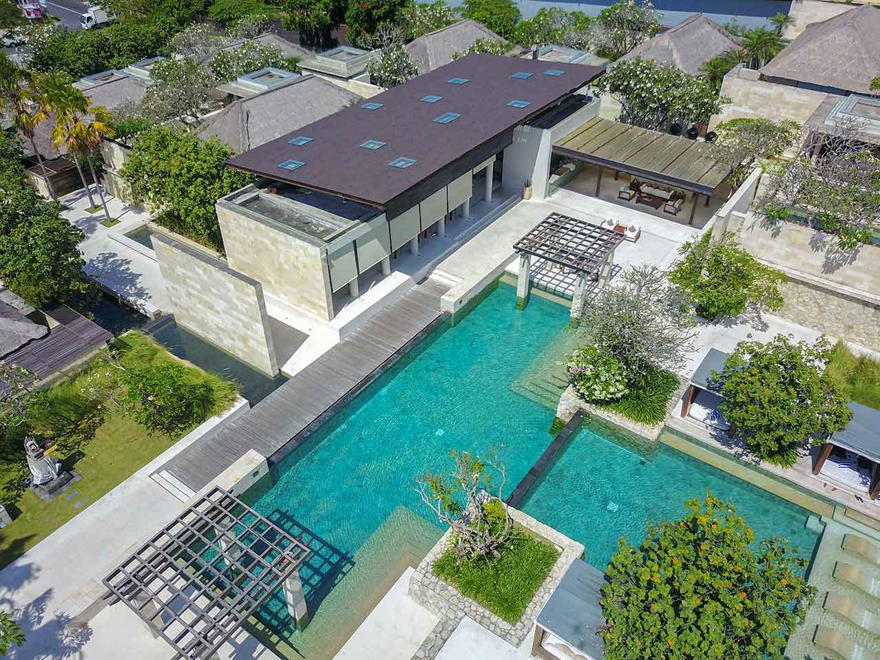the_bale_main_pool_aerial