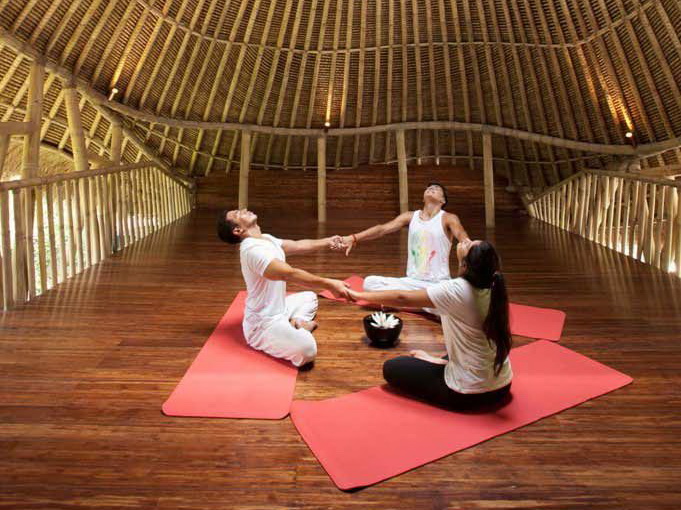 tejaprana-resort-and-spa-yoga-4-681x1024