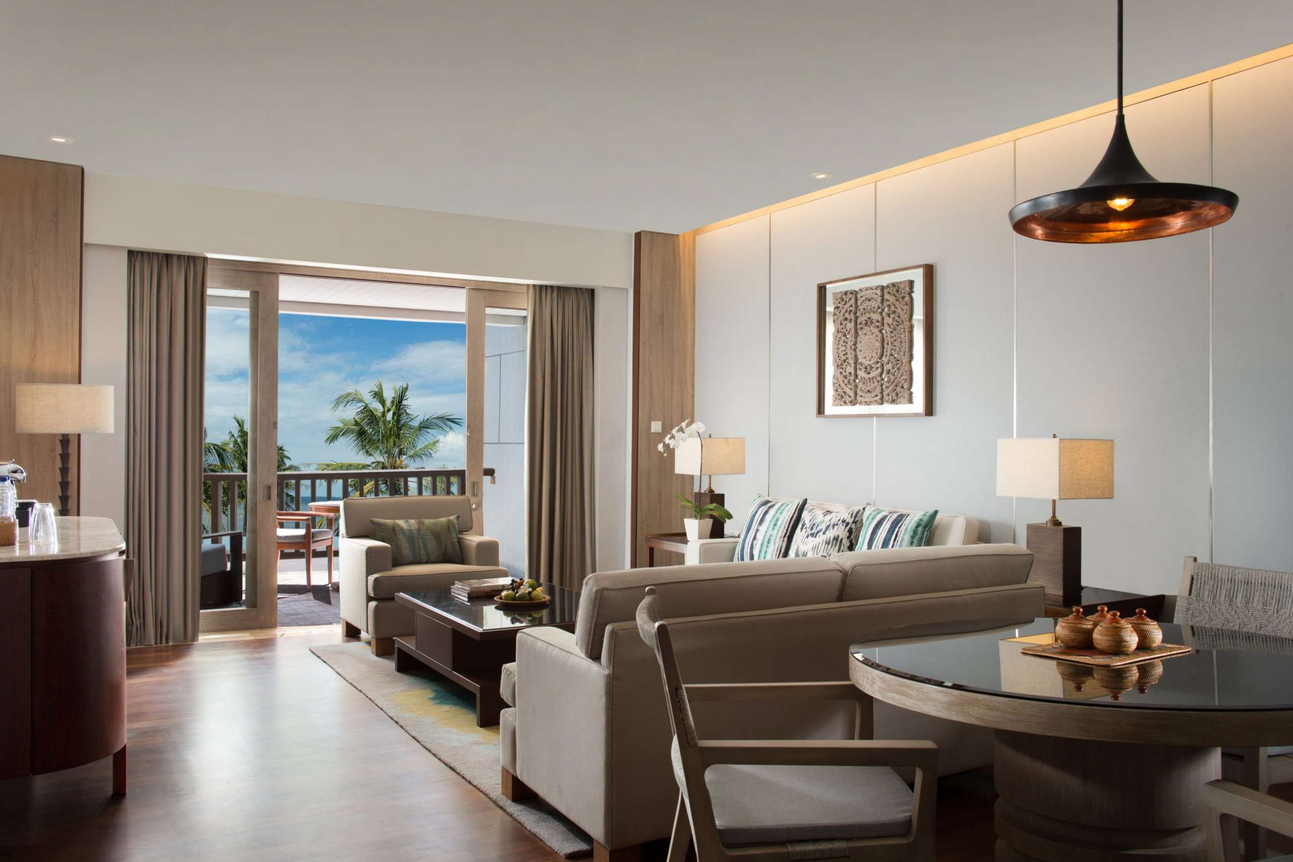 Ocean-Suite_Livingroom