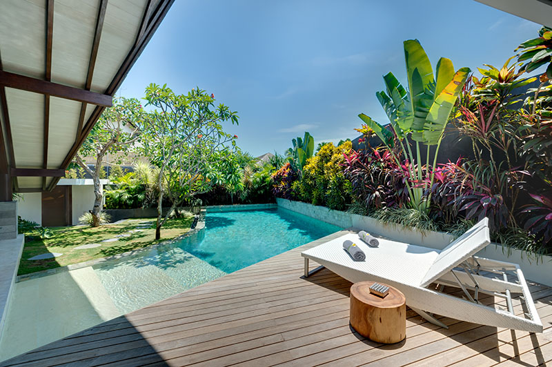 The-Layar-1-bedroom-Poolside-1