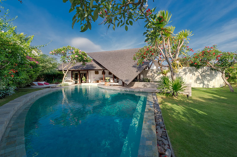 The-Layar-3-bedroom-Pool-and-gardens-1