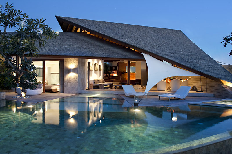The-Layar-3-bedroom-Pool-lights-1
