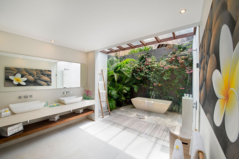 The-Layar-4-bedroom-Open-bathroom-1