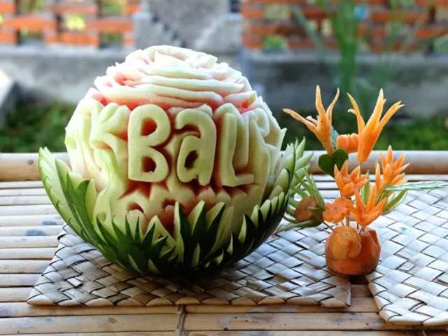 fruitcarving1