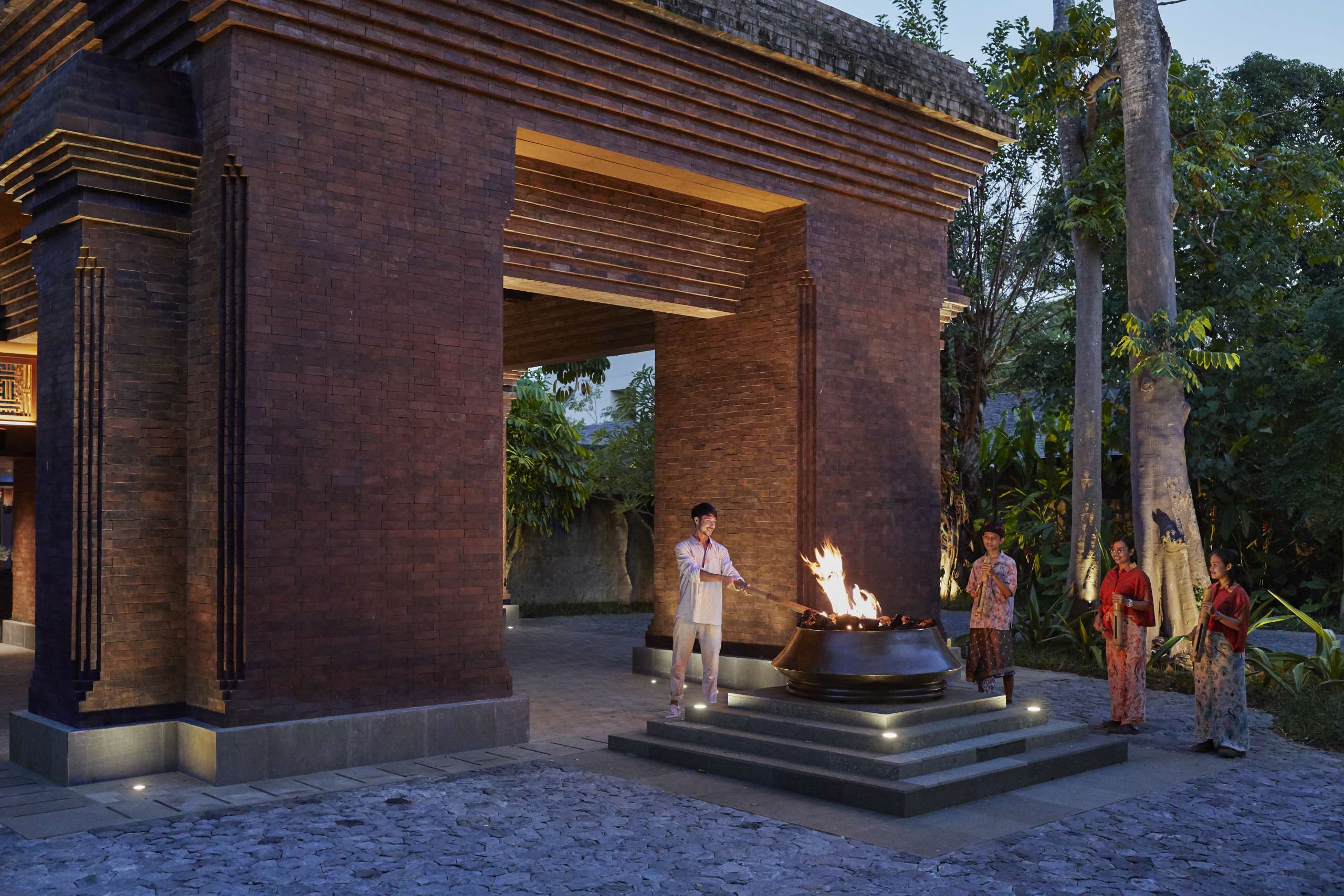 Andaz-Bali-Bonfire-Lighting-Ritual