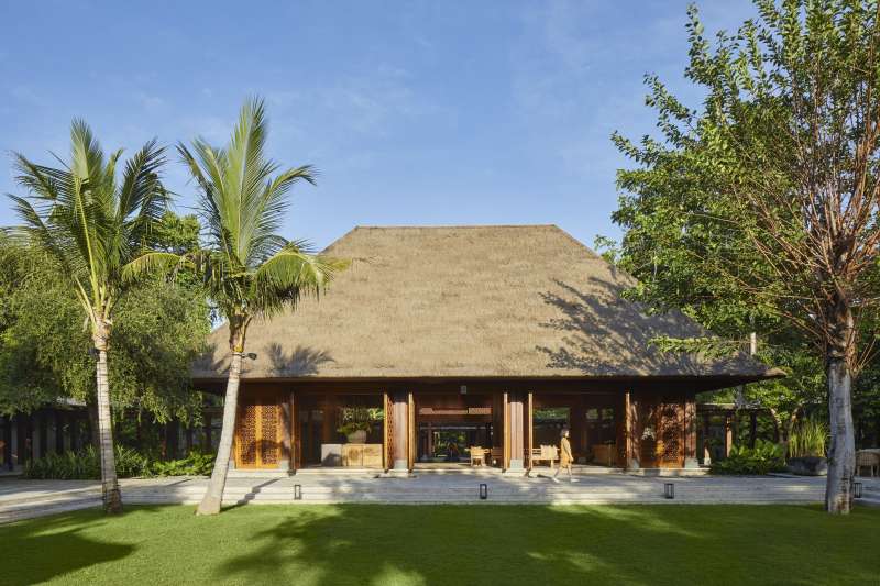 Andaz-Bali-Looking-through-the-Lobby