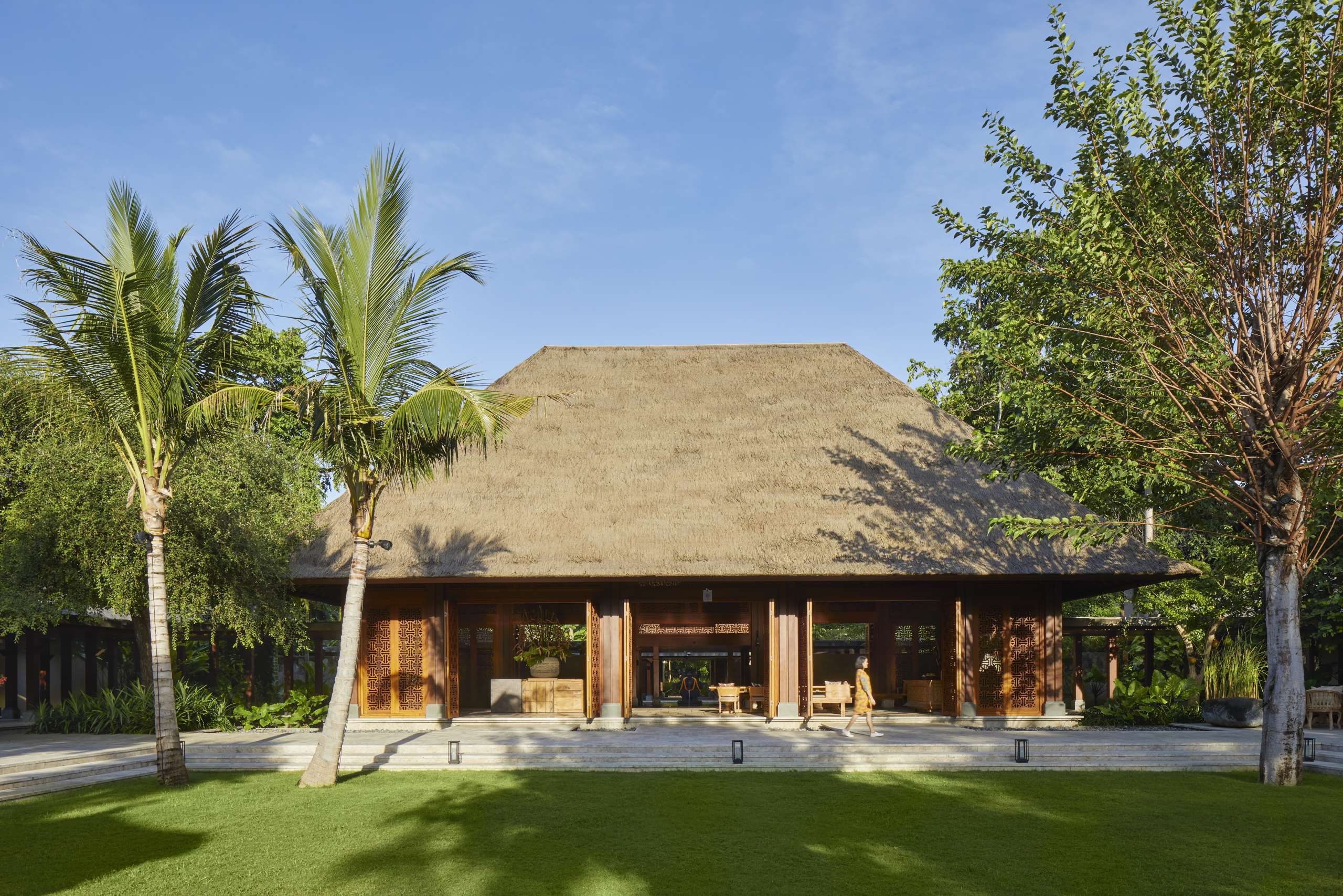 Andaz-Bali-Looking-through-the-Lobby