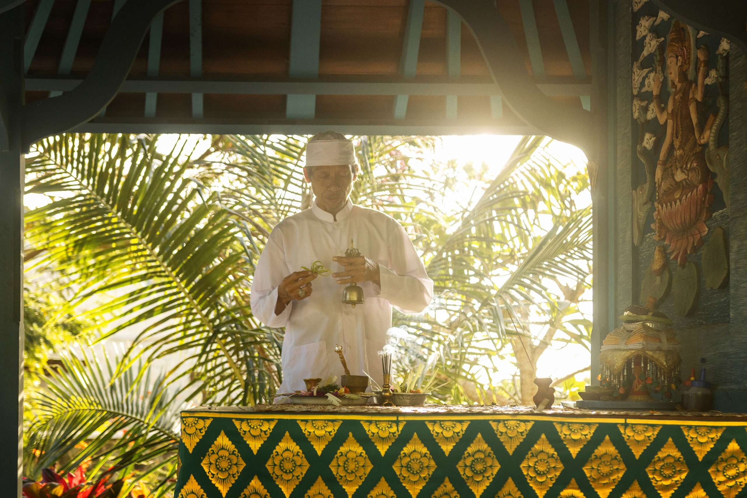 Jumeirah-Bali-Priest