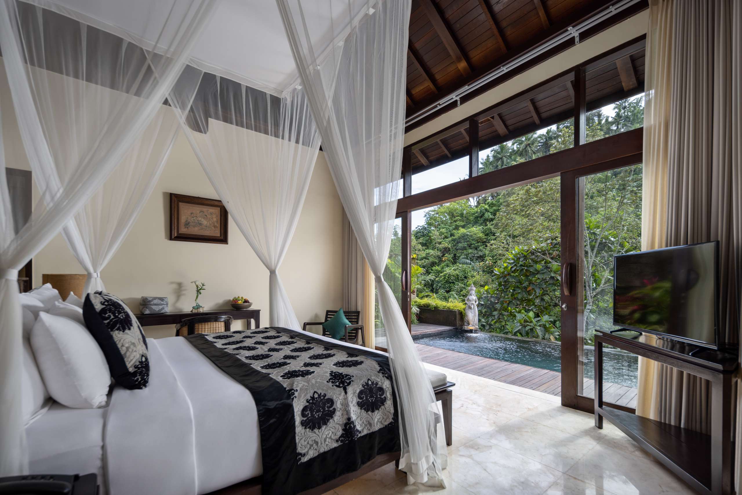 Bedroom Jungle View Pool Villa