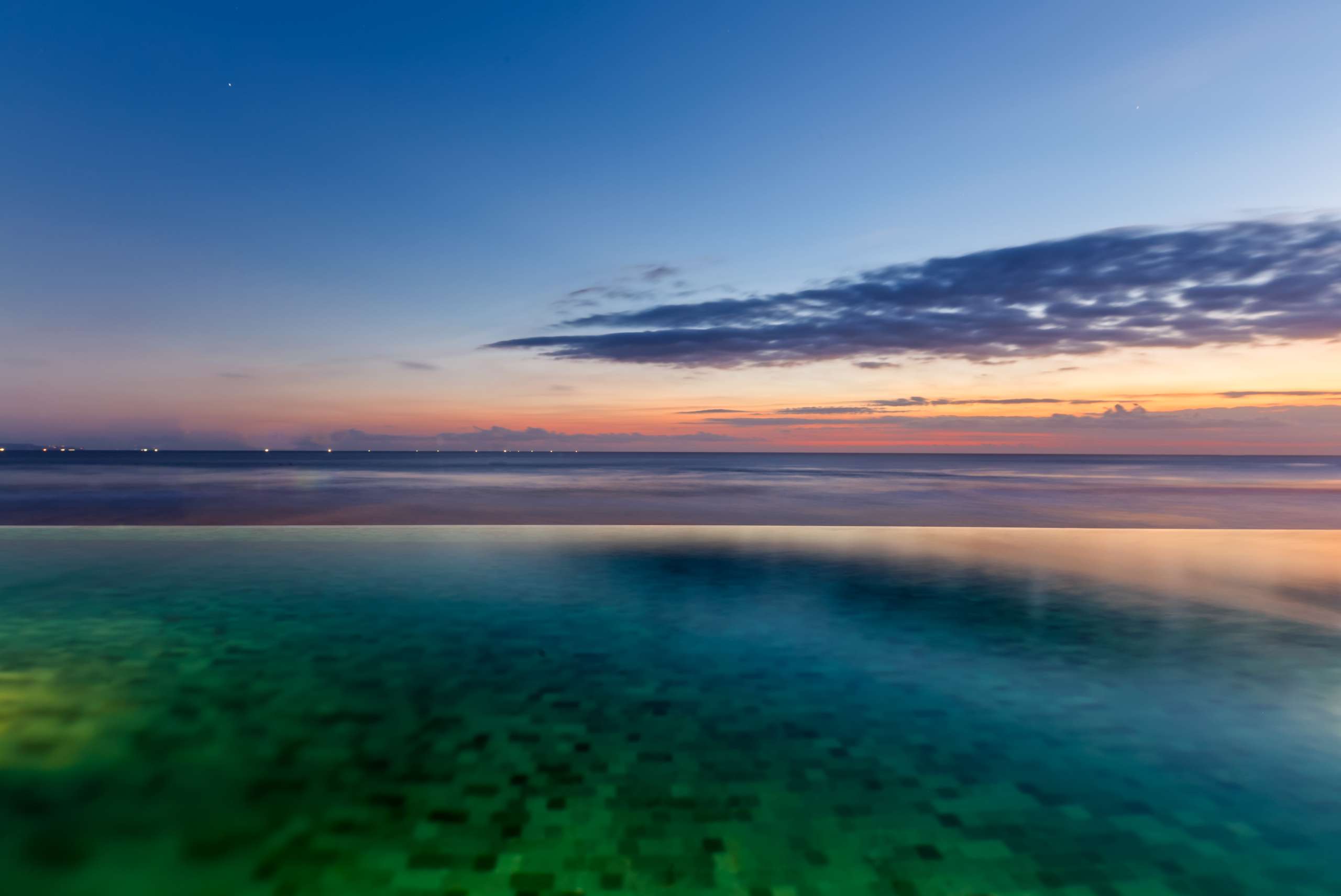 4 - Infinity Pool - seamless shot