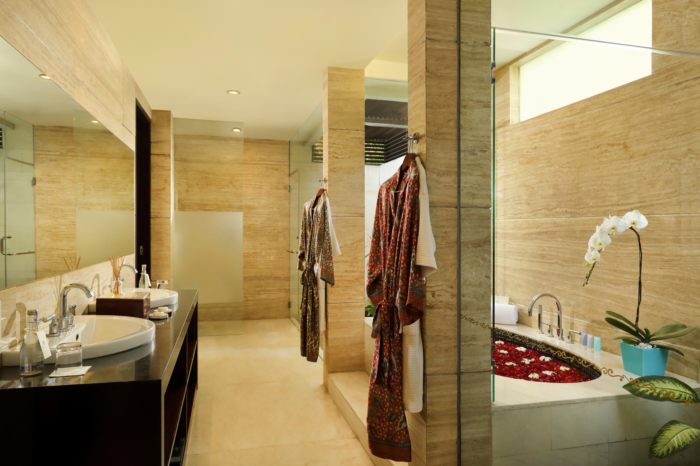 4-One Bedroom Ocean Pool Villa - bathroom
