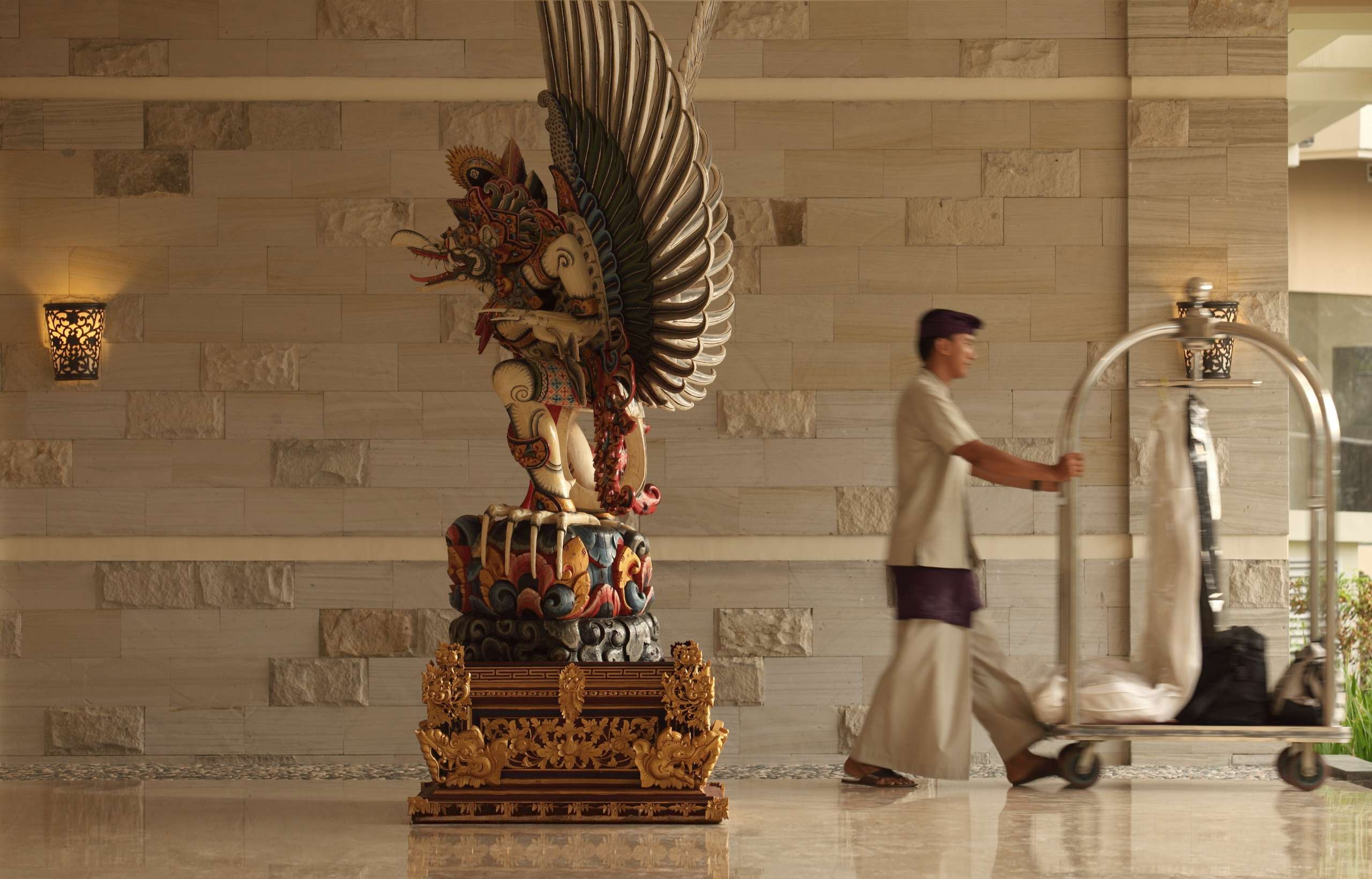5 - Main Lobby - entrance