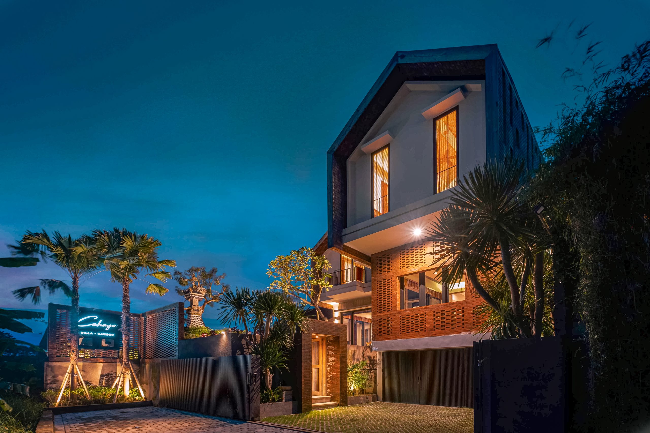cahaya-nightoutdoor