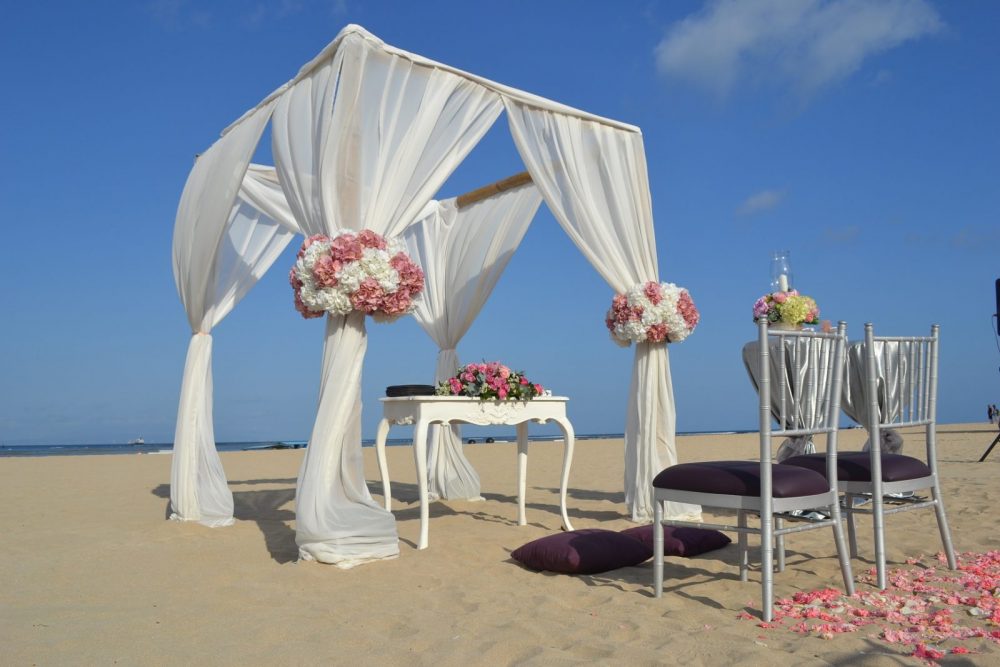 sakala-Beach-Wedding-Pergola-e1537243792348