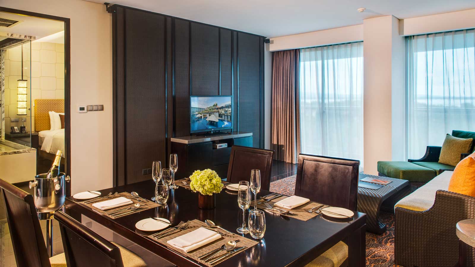 sakala-TWO-BEDROOM-SUITE-LIVING-ROOM-DINING-AREA