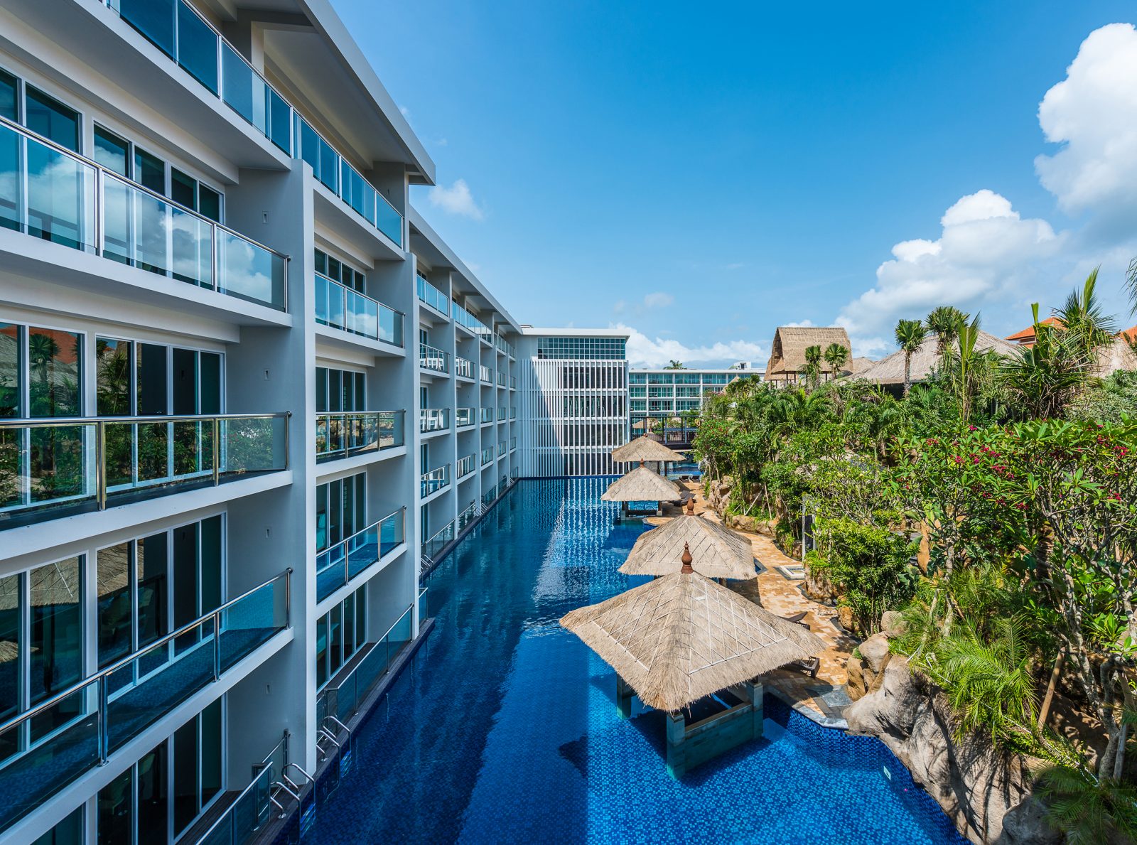 sakala-outdoor-Lagoon-Pool