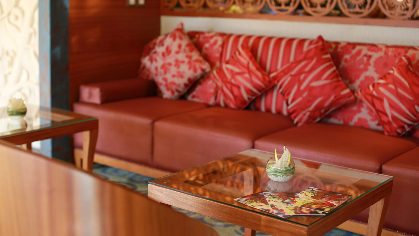 sens_hotel_din_lobby_dining_slide_01-1366x768