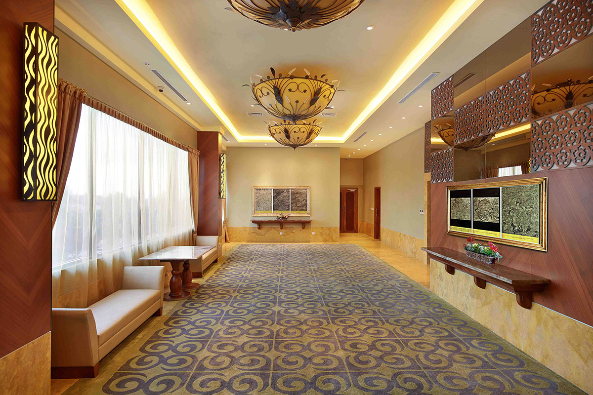 sens_hotel_meetings_section_prefunction_area