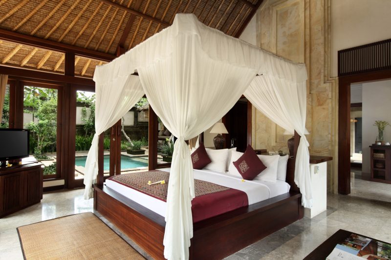 theubudvillage garden-pool-villa