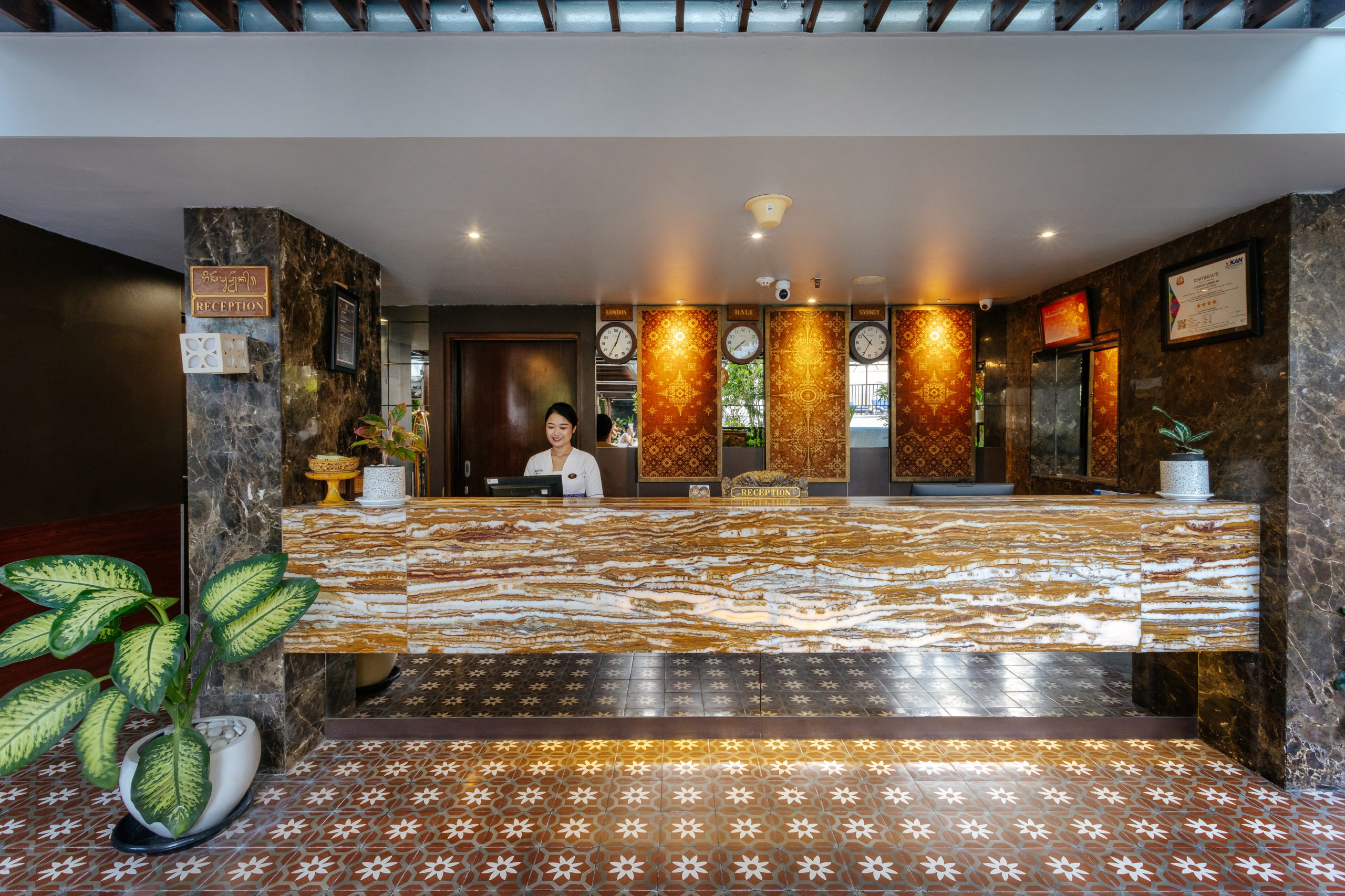 LOBBY_2-