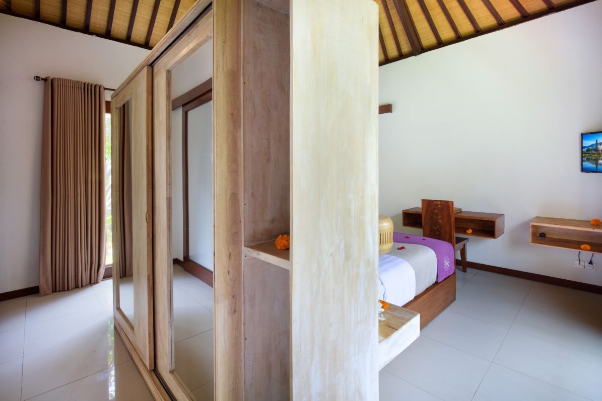 One Bedroom Forest (3)