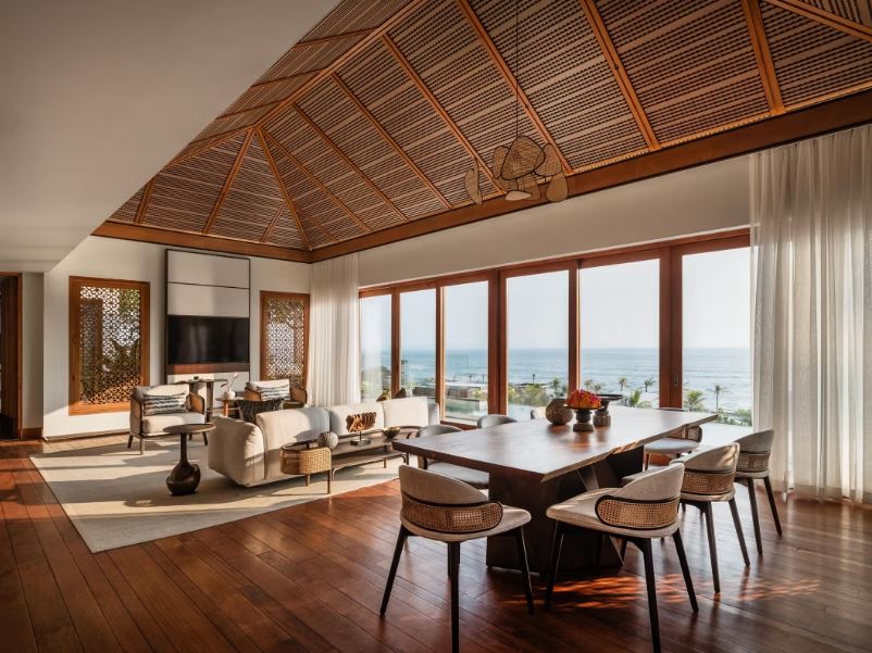 Two Bedroom Penthouse Oceanfront with Private Pool