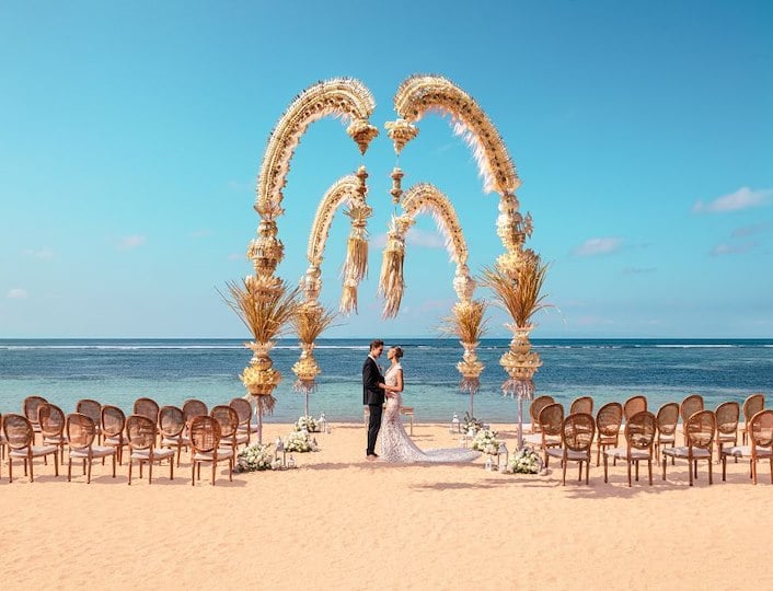 beachfront-wedding